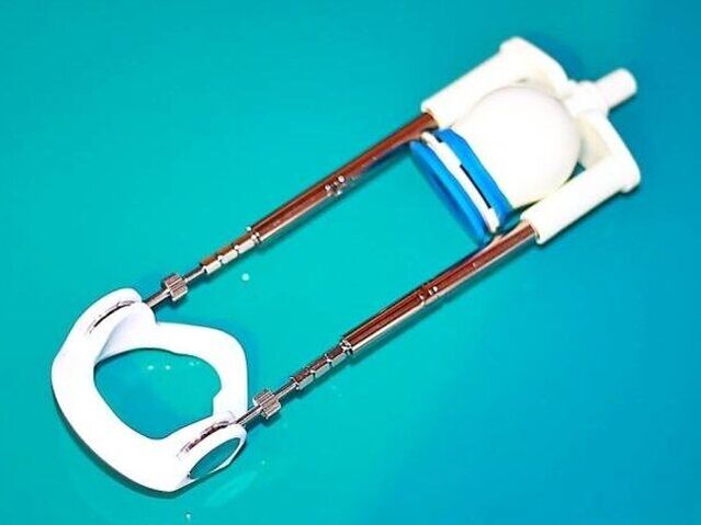 Para alongar o falo, você pode usar um dispositivo especial - um extensor.